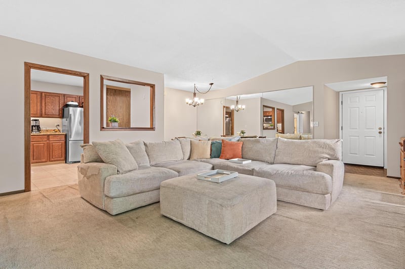 13401 Pepperwood Cir, Minnetonka, MN 55305
