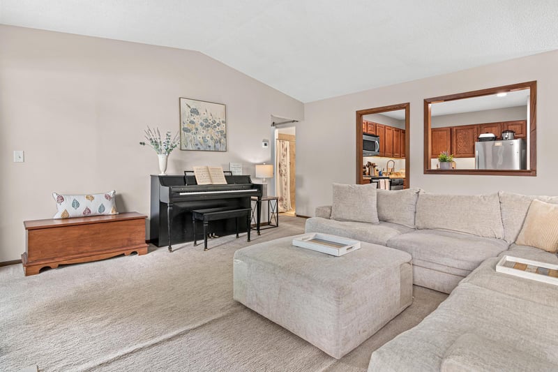 13401 Pepperwood Cir, Minnetonka, MN 55305