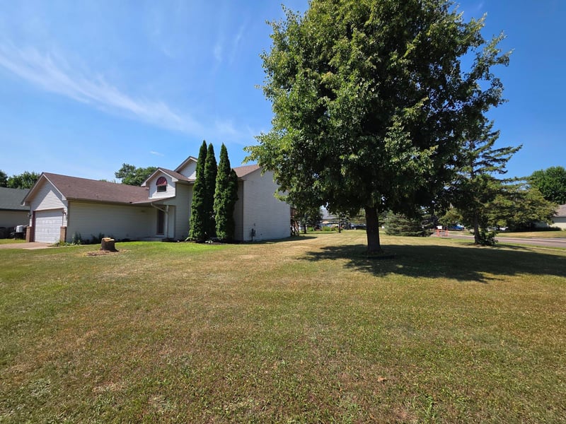 25782 Goldfinch Ave, Wyoming, MN 55092
