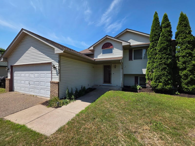 25782 Goldfinch Ave, Wyoming, MN 55092