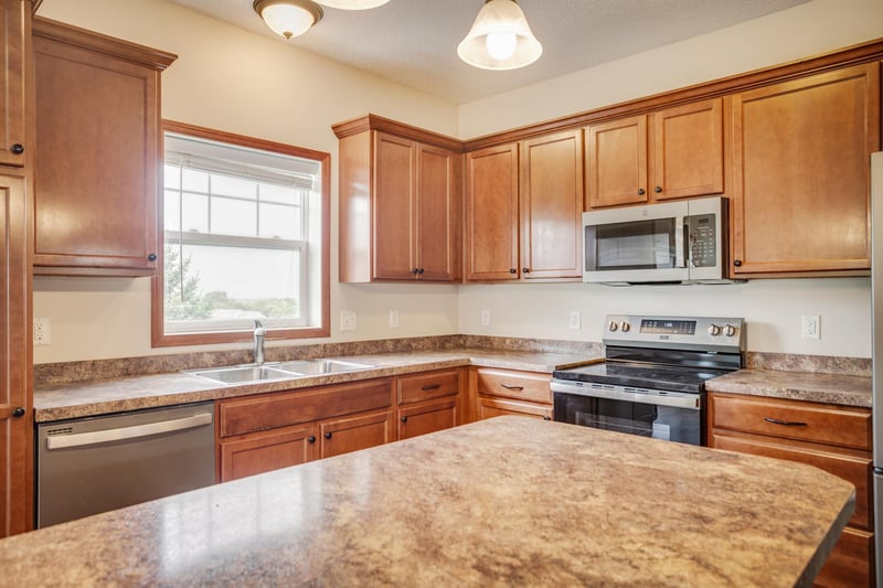 13229 Virginia Ave S, Savage, MN 55378