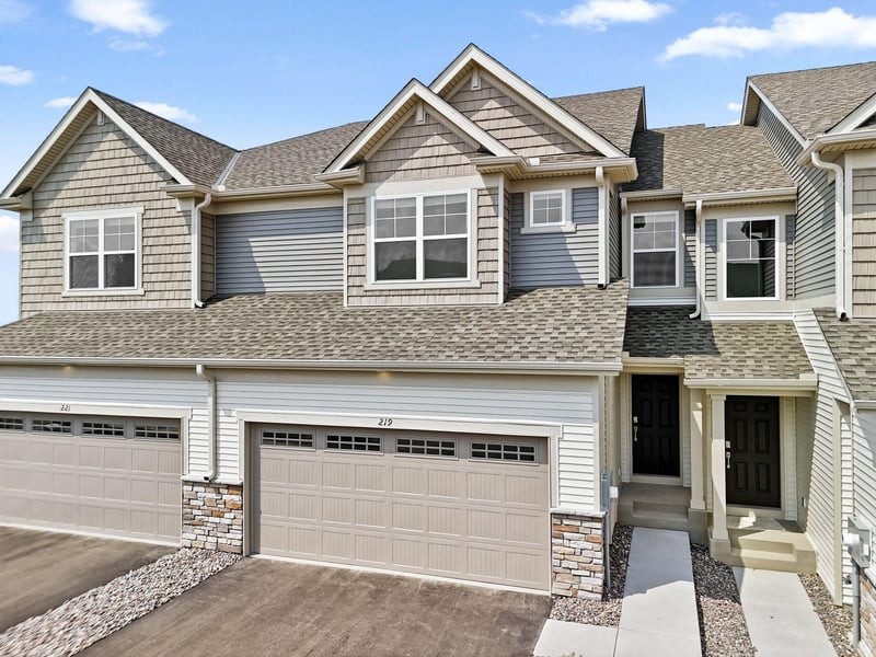 219 Huntington Dr, Waconia, MN 55387