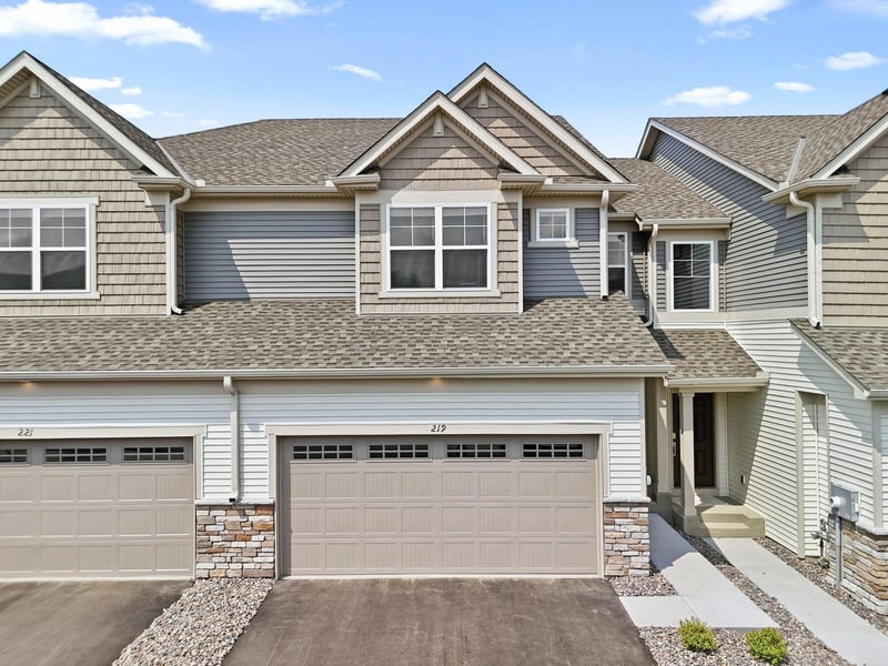 219 Huntington Dr, Waconia, MN 55387