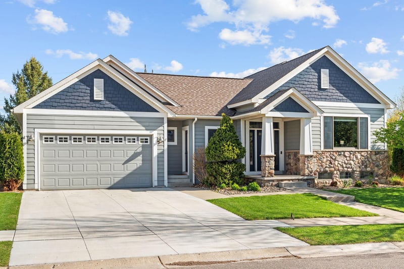 11614 Laketowne Vw, Albertville, MN 55301