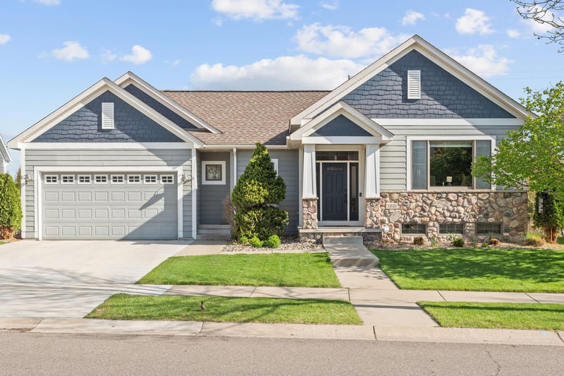 11614 Laketowne Vw, Albertville, MN 55301