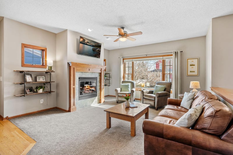 11614 Laketowne Vw, Albertville, MN 55301