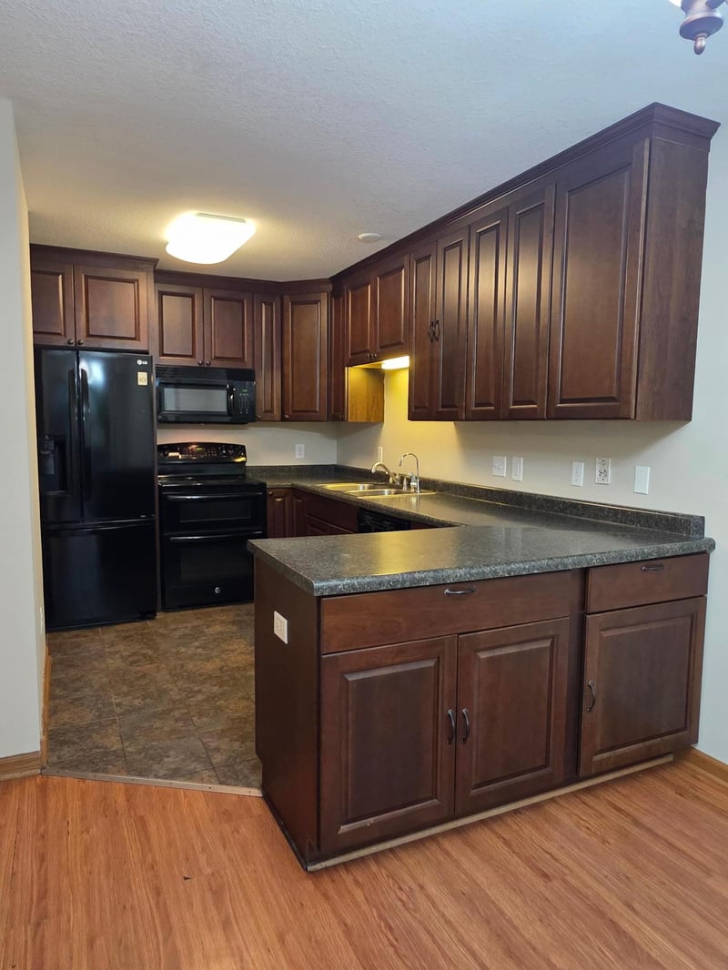 1527 Aspen Dr, Eagan, MN 55122