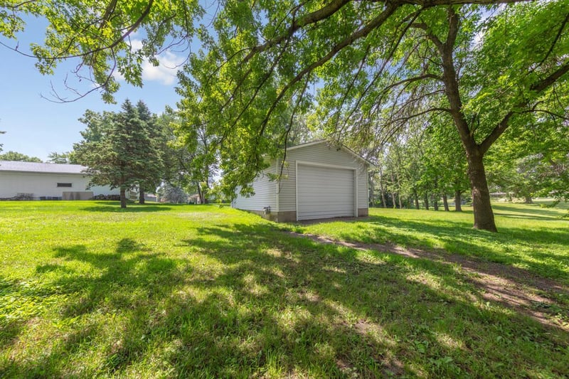 202 S Nicollet St, Winthrop, MN 55396