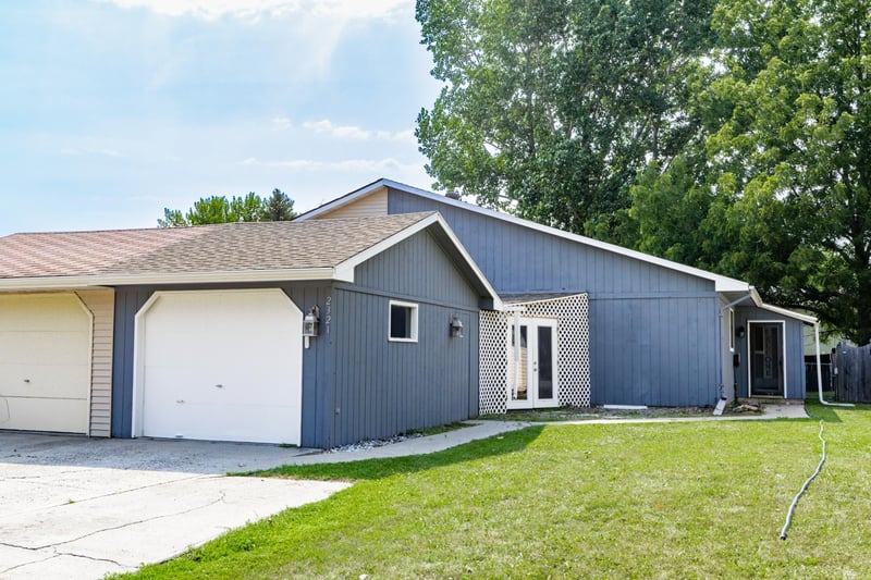 2321 Country Club Pw, Moorhead, MN 56560