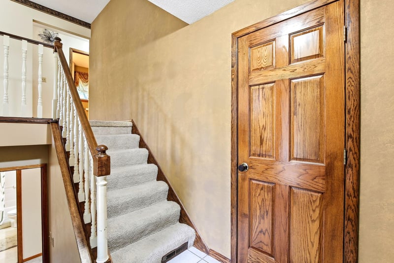 22365 Circle Ln, Rogers, MN 55374