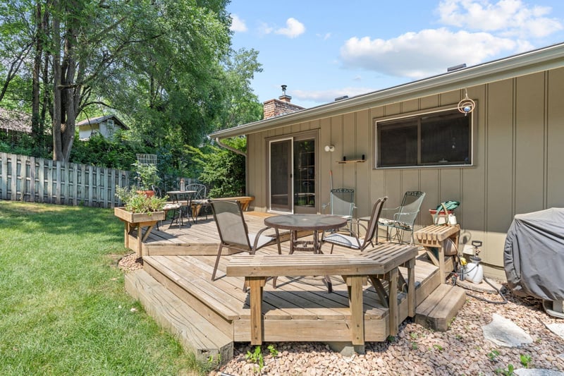 5986 Mckinley St NE, Fridley, MN 55432
