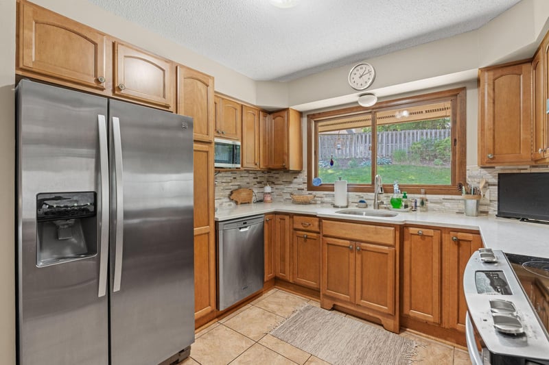 5986 Mckinley St NE, Fridley, MN 55432