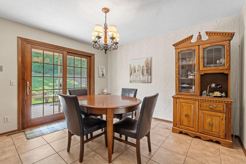 5986 Mckinley St NE, Fridley, MN 55432