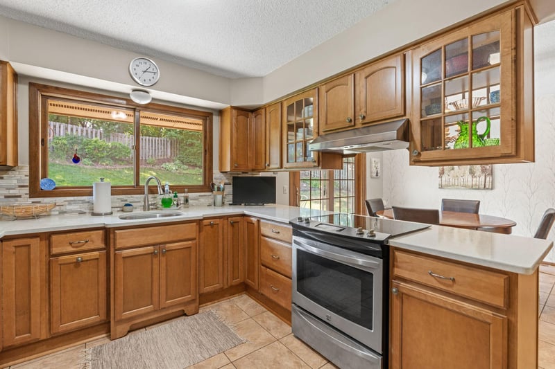 5986 Mckinley St NE, Fridley, MN 55432