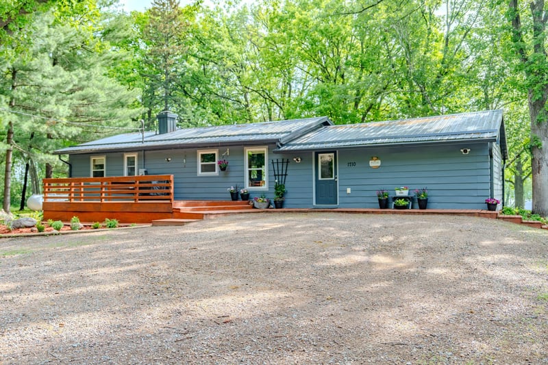 1710 W River Rd, Little Falls, MN 56345