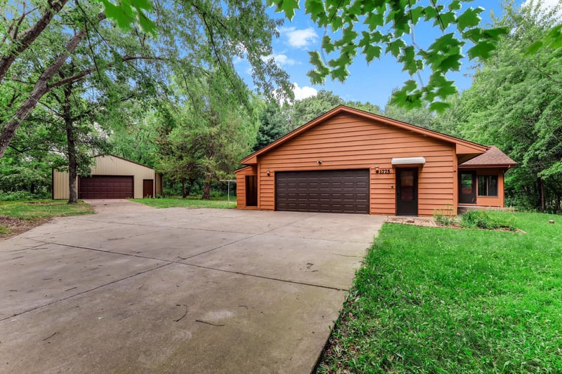 1775 214th Ave NW, Oak Grove, MN 55011