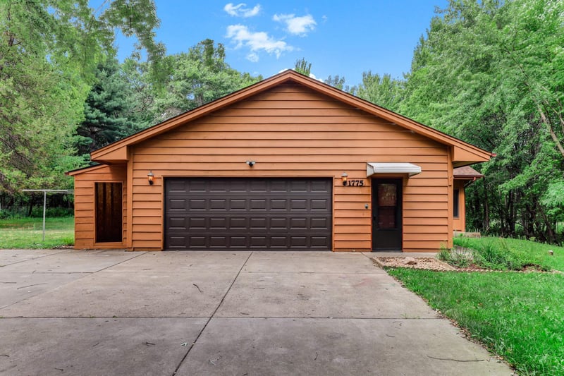 1775 214th Ave NW, Oak Grove, MN 55011