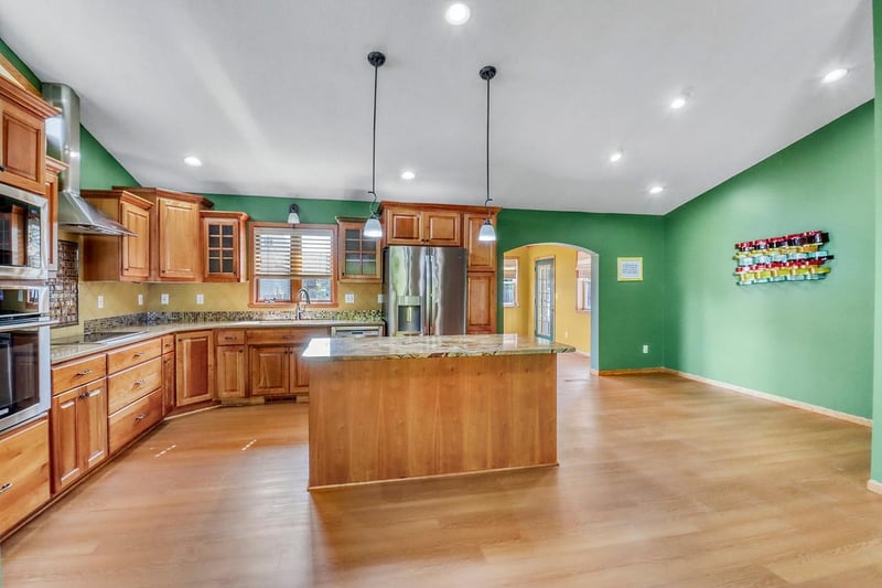 3902 6th St S, Moorhead, MN 56560