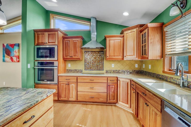 3902 6th St S, Moorhead, MN 56560