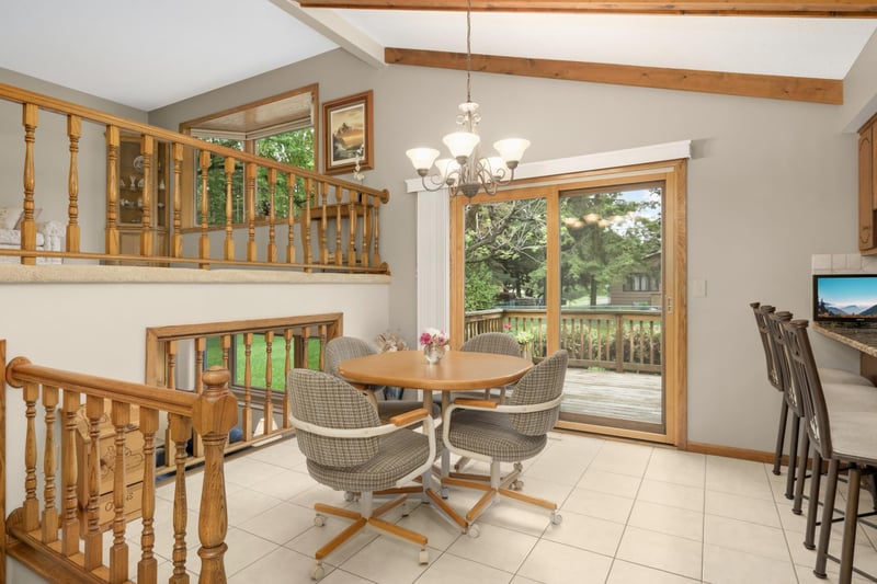 654 Tanglewood Dr, Shoreview, MN 55126