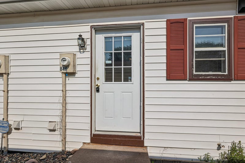 846 Woodgate Dr #213, Vadnais Heights, MN 55127