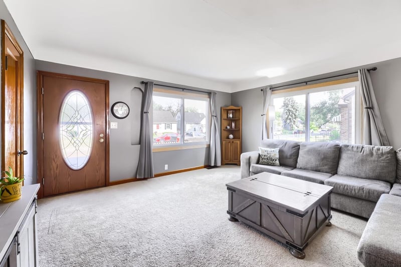 824 6th Ave S, South Saint Paul, MN 55075