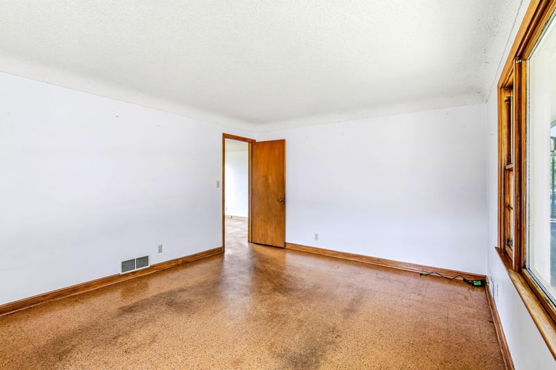 605 Greenbrier St, Saint Paul, MN 55106