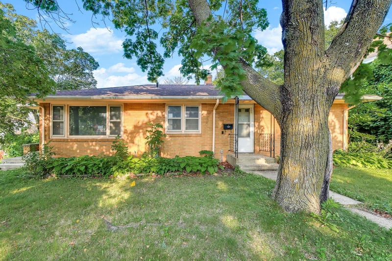 605 Greenbrier St, Saint Paul, MN 55106