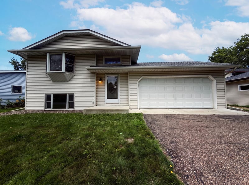 18216 Empire Trl, Farmington, MN 55024