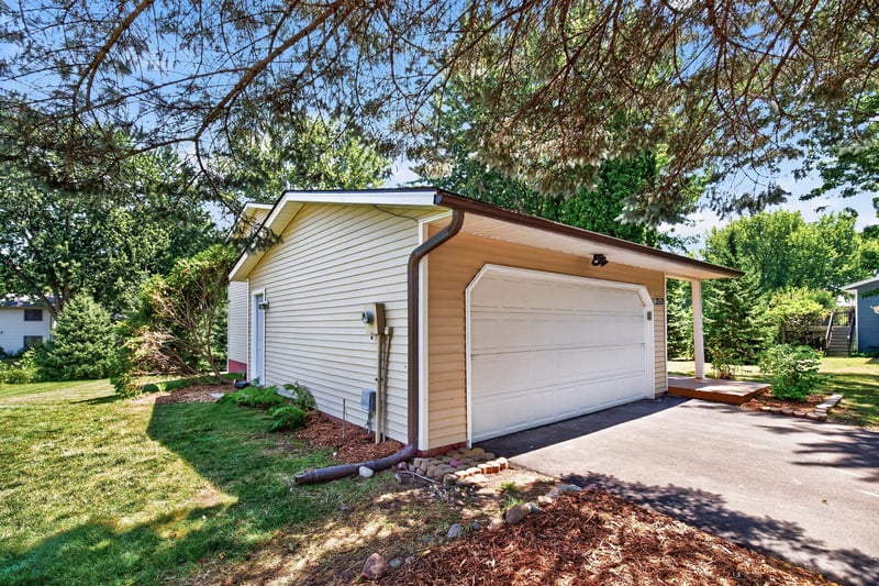 17550 Illinois Ct, Lakeville, MN 55044