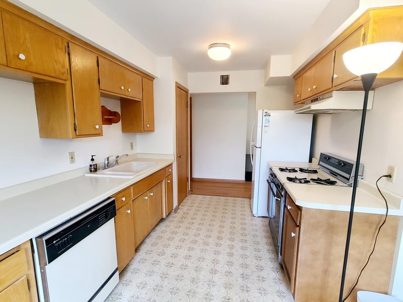 7613 53rd Ave N, New Hope, MN 55428