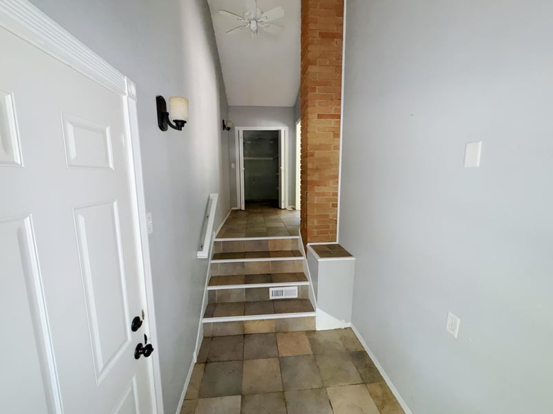 4497 S Oak Leaf Ct, Vadnais Heights, MN 55127