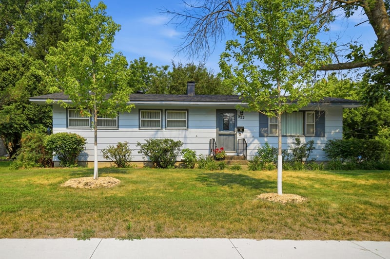 922 Westwood Dr, Faribault, MN 55021