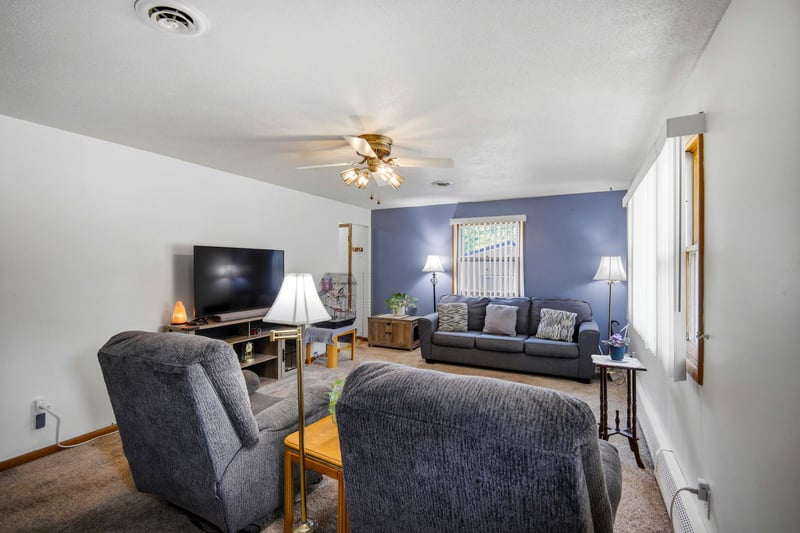 922 Westwood Dr, Faribault, MN 55021