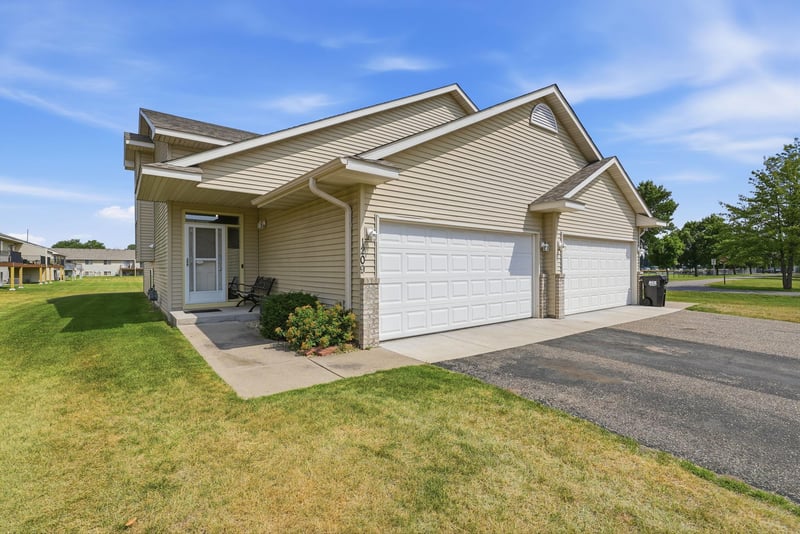 1209 S 3rd St S, Princeton, MN 55371