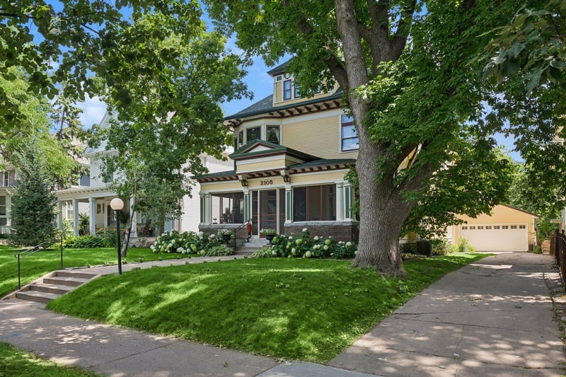 2105 Girard Ave S, Minneapolis, MN 55405