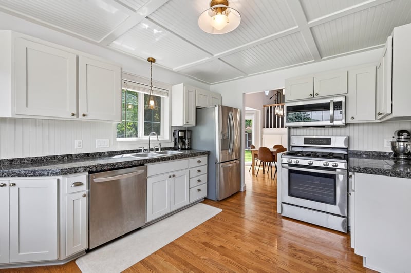 12149 Wisconsin Ave N, Champlin, MN 55316
