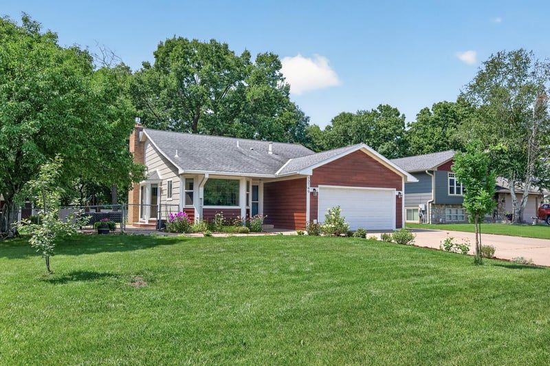 12149 Wisconsin Ave N, Champlin, MN 55316