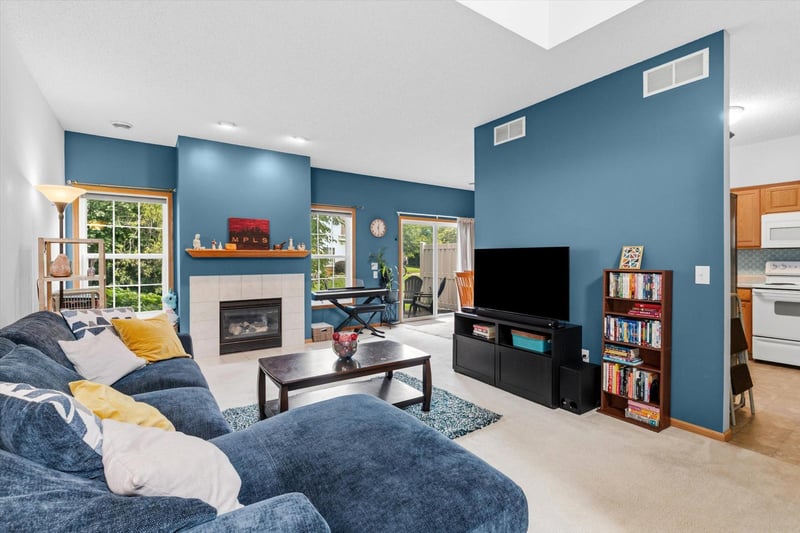 906 Village Pw, Circle Pines, MN 55014