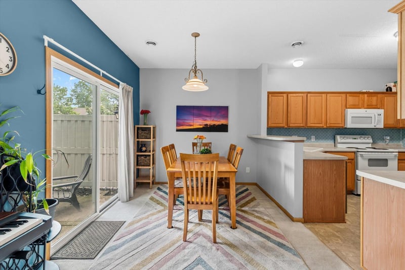 906 Village Pw, Circle Pines, MN 55014