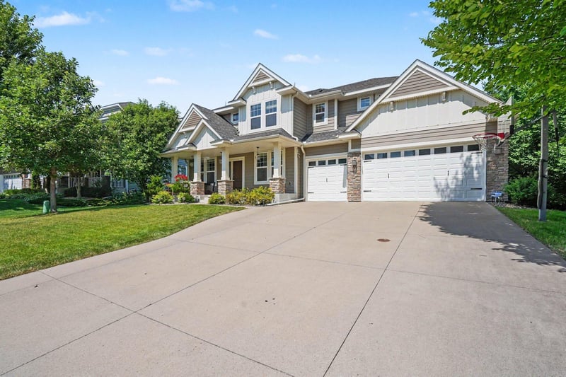 5310 Black Oaks Ln N, Plymouth, MN 55446