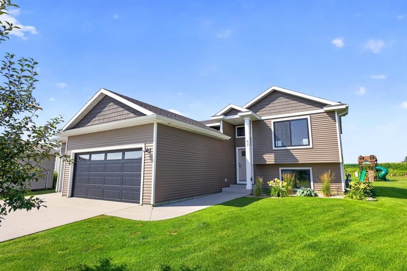 57 4th Ave SE, Kasson, MN 55944