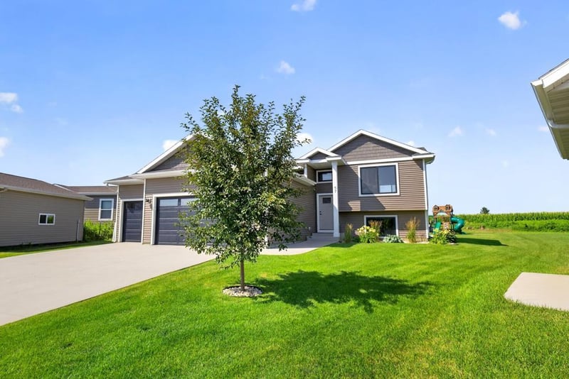 57 4th Ave SE, Kasson, MN 55944