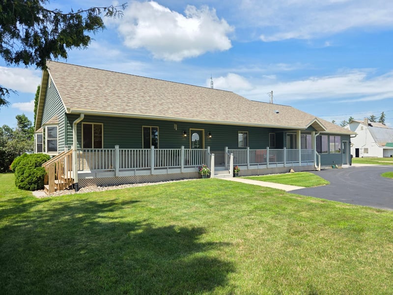5831 51st St NE, Rochester, MN 55906