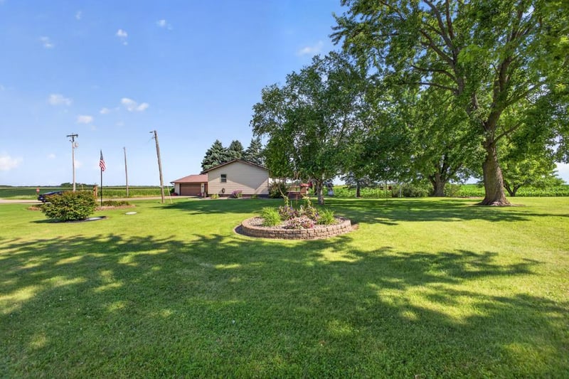 22968 County 25 Rd, Plainview, MN 55964