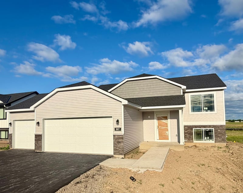 907 Misty Meadow Blvd, Buffalo, MN 55313