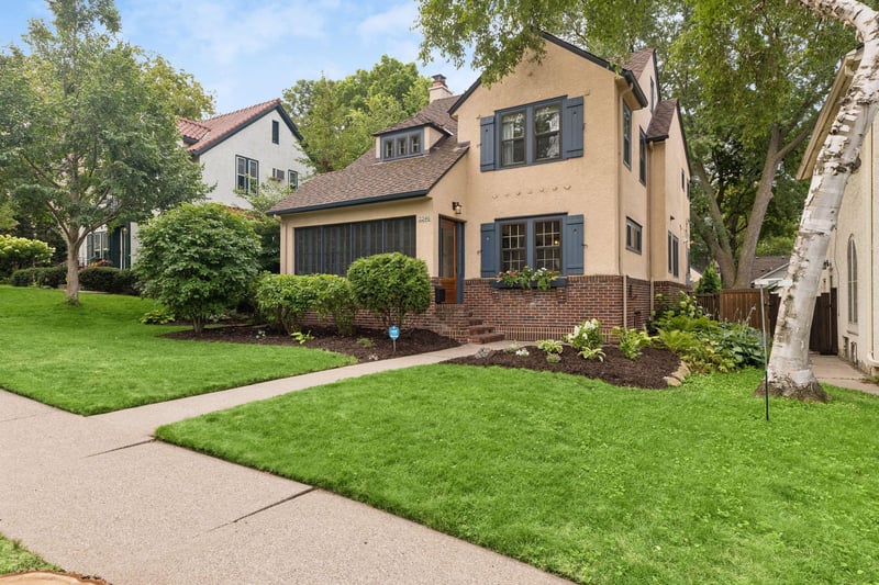 2246 Fairmount Ave, Saint Paul, MN 55105
