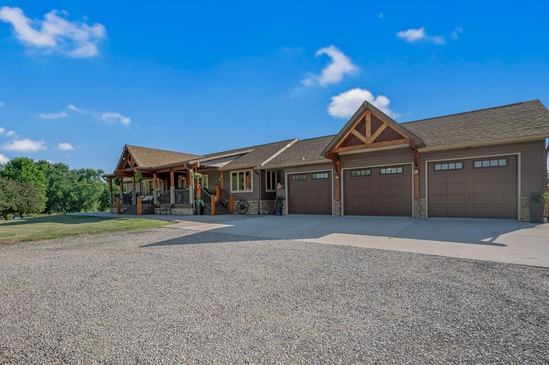 1957 243rd Ave, Truman, MN 56088