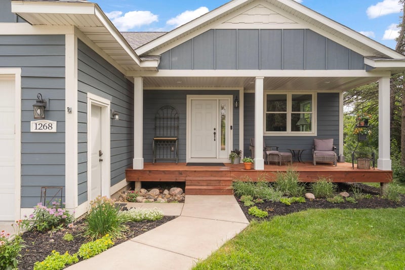 1268 Lincolntown Ave, Mahtomedi, MN 55115