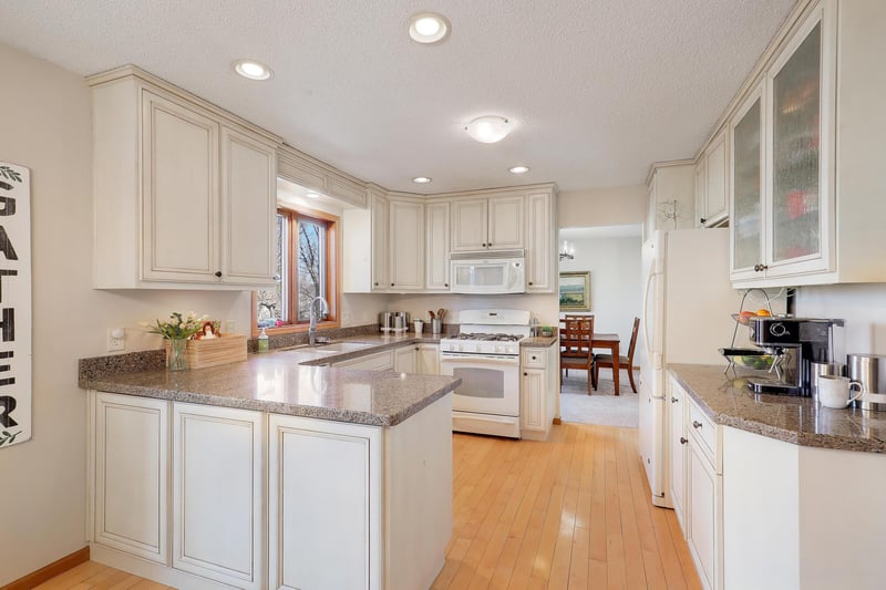 13485 Dahlia Ct, Rosemount, MN 55068